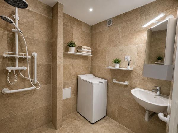 Maison
         7 pièces
        - 123 m² Exclusivité 230 000 € *
