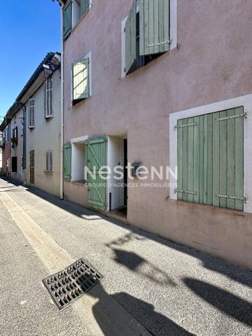 Appartement T1 à louer en centre-ville de Roquebrune-sur-Argens, rez-de-chaussée