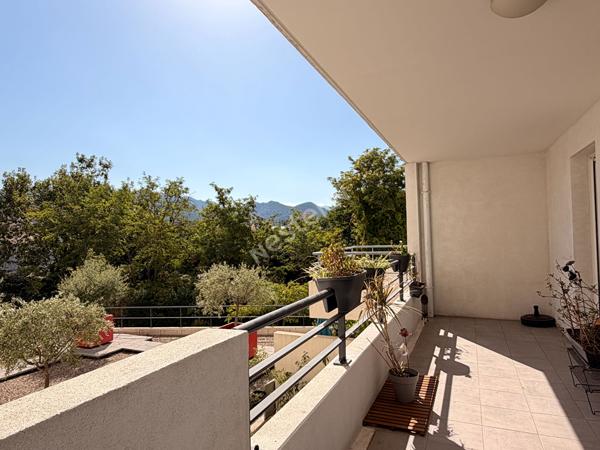Exclusivité NESTENN Marseille 8 - Appartement 3 pièces lumineux  Pont de Vivaux (PKG en sus)