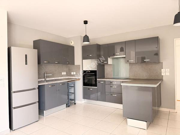 Exclusivité NESTENN Marseille 8 - Appartement 3 pièces lumineux  Pont de Vivaux (PKG en sus)