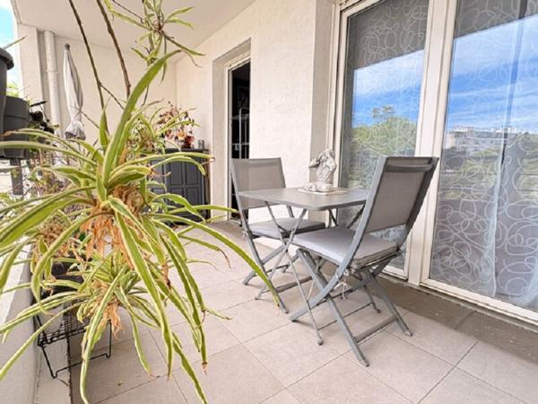 Exclusivité NESTENN Marseille 8 - Appartement 3 pièces lumineux  Pont de Vivaux (PKG en sus)