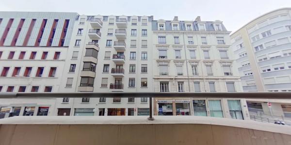 APPARTEMENT T2 A LOUER - LYON 6EME ARRONDISSEMENT l'Helvetie 52.83 m 2 950 € charges comprises par mois