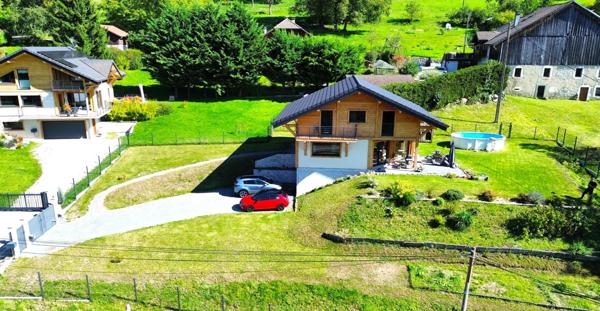 Chalet moderne et chaleureux de 156 m² habitables sur 1330 m² de terrain