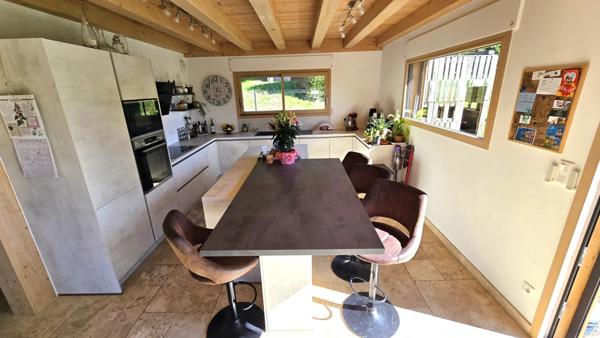 Chalet moderne et chaleureux de 156 m² habitables sur 1330 m² de terrain