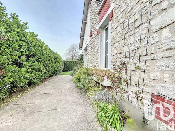 Maison traditionnelle 5 pièces de 95 m² à Mantes-la-Jolie (78200)