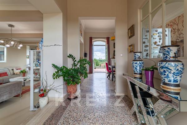 Propriété d'exception avec vue panoramique sur le Palais des Papes – Avignon