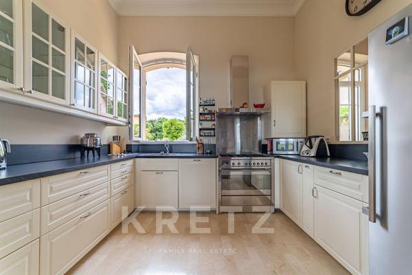 Propriété d'exception avec vue panoramique sur le Palais des Papes – Avignon