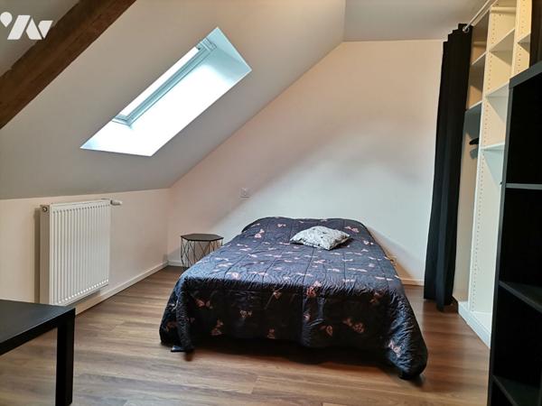 MONTFORT SUR MEU - Centre-ville, maison de 214 m² hab., 6 chambres et terrain de 600 m².