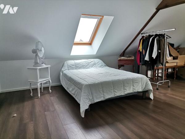 MONTFORT SUR MEU - Centre-ville, maison de 214 m² hab., 6 chambres et terrain de 600 m².