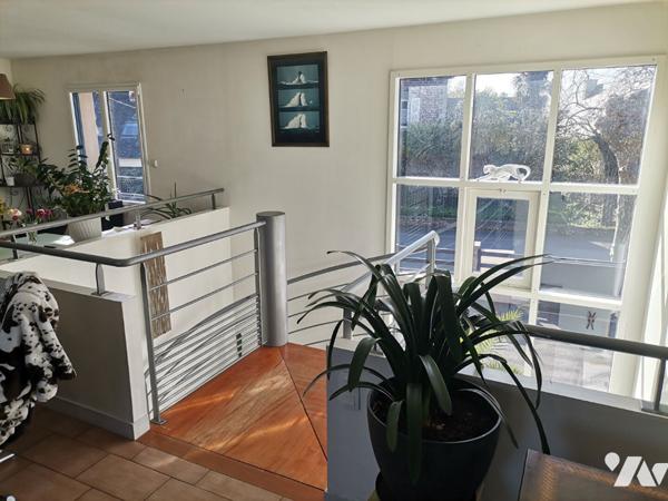 MONTFORT SUR MEU - Centre-ville, maison de 214 m² hab., 6 chambres et terrain de 600 m².