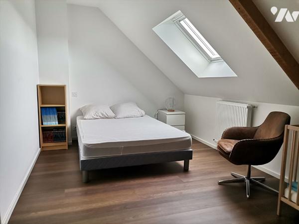 MONTFORT SUR MEU - Centre-ville, maison de 214 m² hab., 6 chambres et terrain de 600 m².