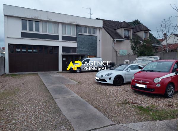 BEZONS _ Immeuble 550 m2 €1 200 000 ** - Référence 4094