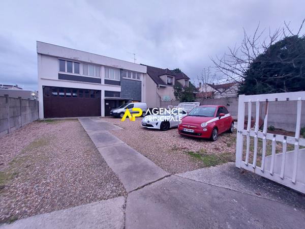 BEZONS _ Immeuble 550 m2 €1 200 000 ** - Référence 4094