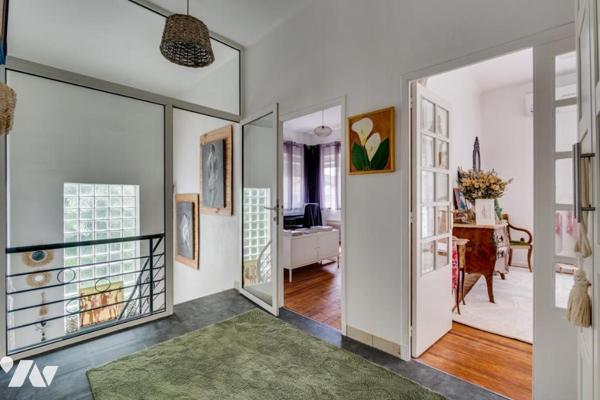 Jolie maison style art déco au coeur de la roseraie 