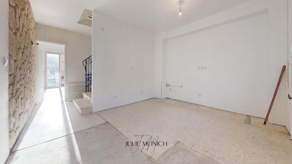 Maison avec Travaux avancés, potentiel à finaliser