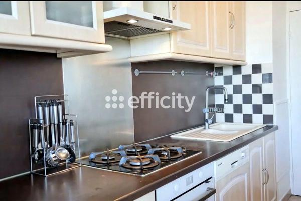 Appartement
         3 pièces
        - 77 m²