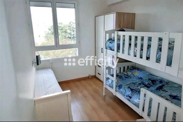 Appartement
         3 pièces
        - 77 m²