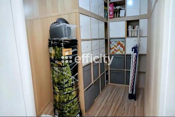Appartement
         3 pièces
        - 77 m²