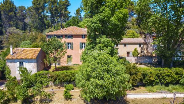 A vendre - Domaine agricole et sa Bastide - Sud Luberon -