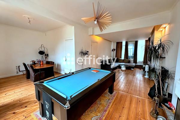 Maison
         8 pièces
        - 298 m² Exclusivité 375 000 € *