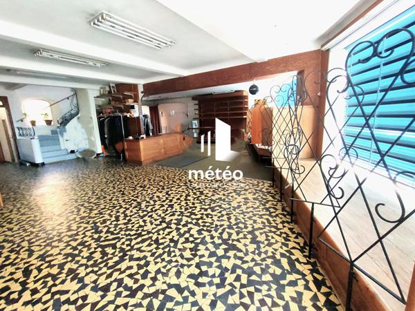 Magasin 155 m² + Appartement 140 m² à Luçon, centre-ville !