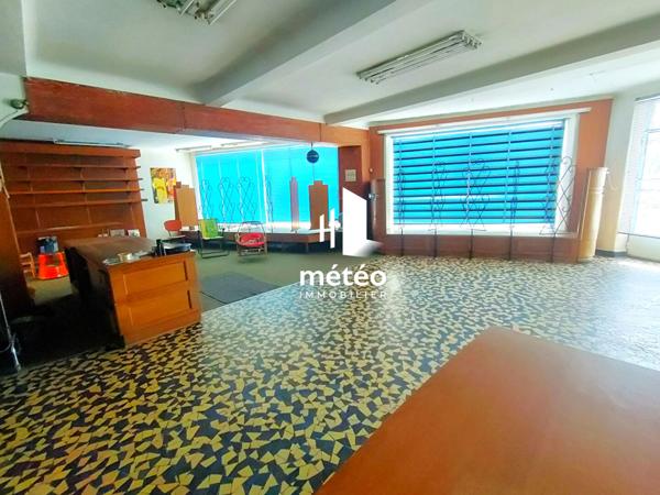 Magasin 155 m² + Appartement 140 m² à Luçon, centre-ville !