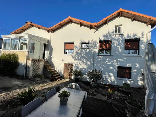 Maison 3 chambres, sous-sol, garage et jardin