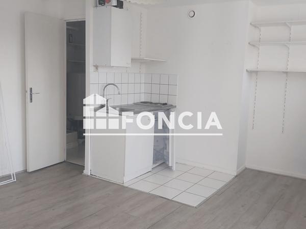Location Studio 20.61 m² - 2 RUE DE FLANDRES Lille 59000
