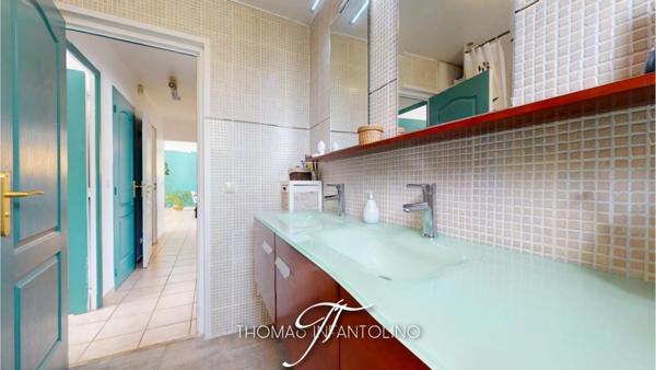 EN EXCLUSIVITE - PLAIN PIED - 4 CHAMBRES - PISCINE