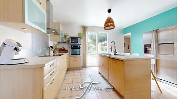 EN EXCLUSIVITE - PLAIN PIED - 4 CHAMBRES - PISCINE