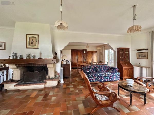 Maison individuelle à vendre à Léognan en Gironde (33850), ref : 33049/139   
Centre-ville