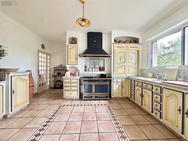 Maison individuelle à vendre à Léognan en Gironde (33850), ref : 33049/139   
Centre-ville