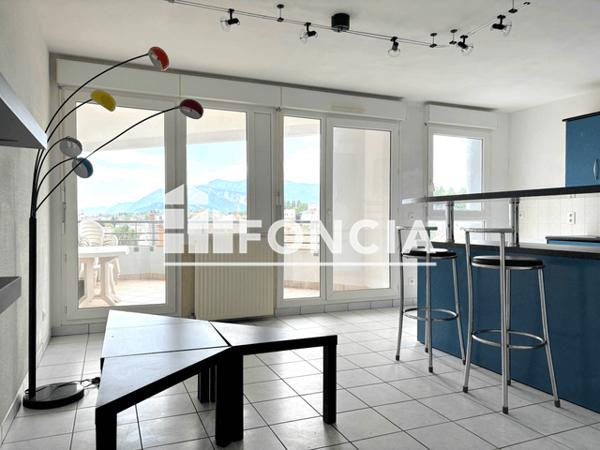 Location Appartement 2 pièces 45 m² - 21 RUE JULES FERRY Voiron 38500