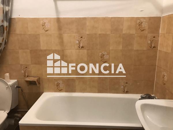 Location Appartement 2 pièces 32.15 m² - 100 RUE CONSOLAT Marseille 13001