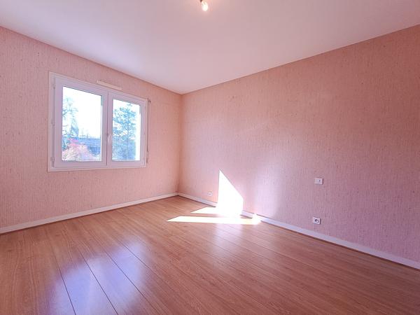 Centre Saint-Pierre-la-Noue - Villa 4 chambres + bureau sur 1 206m² de terrain