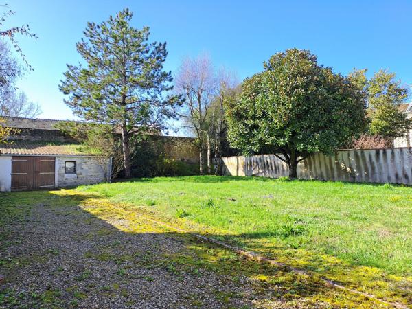 Centre Saint-Pierre-la-Noue - Villa 4 chambres + bureau sur 1 206m² de terrain