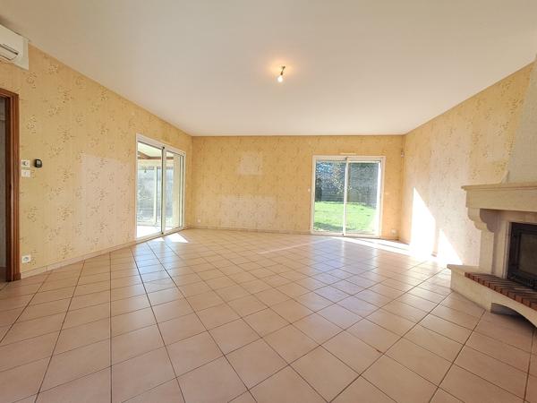 Centre Saint-Pierre-la-Noue - Villa 4 chambres + bureau sur 1 206m² de terrain