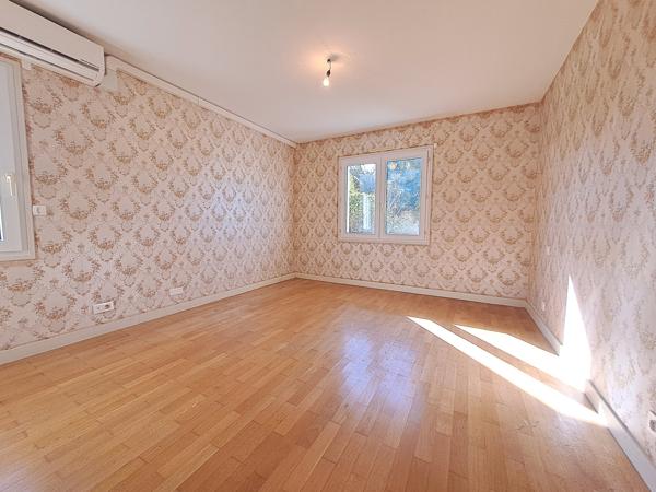 Centre Saint-Pierre-la-Noue - Villa 4 chambres + bureau sur 1 206m² de terrain