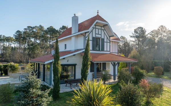 Maison à vendre    5 pièces •  Sanguinet