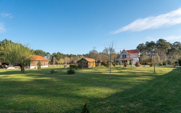 Maison à vendre    5 pièces •  Sanguinet