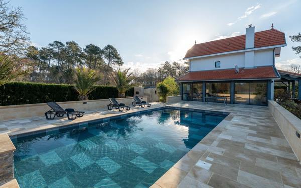 Maison à vendre    5 pièces •  Sanguinet