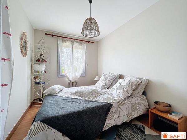 Maison 4 P, 90 m2 env. 3 chambres, Bouzy-la-Forêt