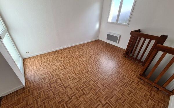 Appartement à louer    1 pièce •  Pontonx-sur-l'Adour