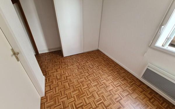 Appartement à louer    1 pièce •  Pontonx-sur-l'Adour