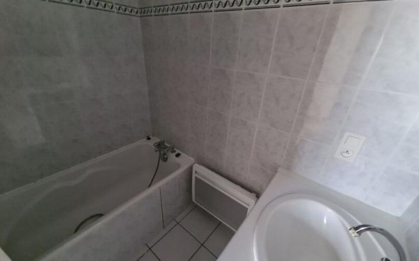 Appartement à louer    1 pièce •  Pontonx-sur-l'Adour