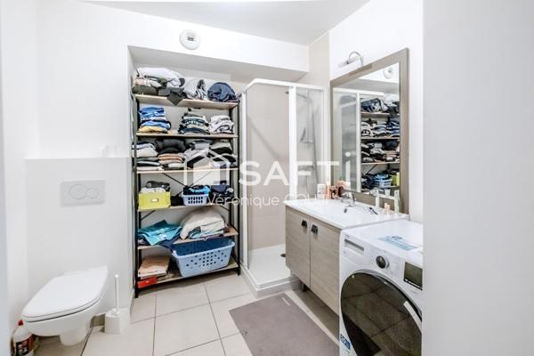 Studio avec grande Terrasse à Evian : vue imprenable sur le lac Léman, confort et tranquillité...