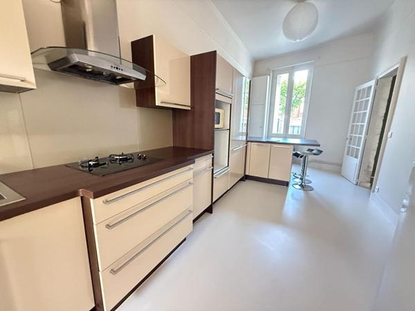 Maison Angouleme 6 pièce(s) 150 m2