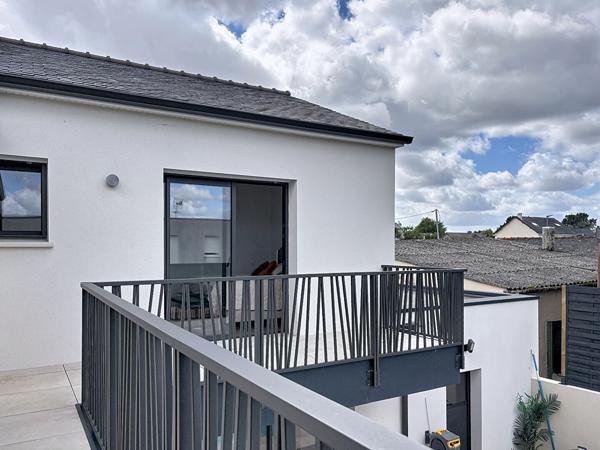 SUPERBE MAISON CONTEMPORAINE 4 chambres AVEC PISCINE - 146m²
