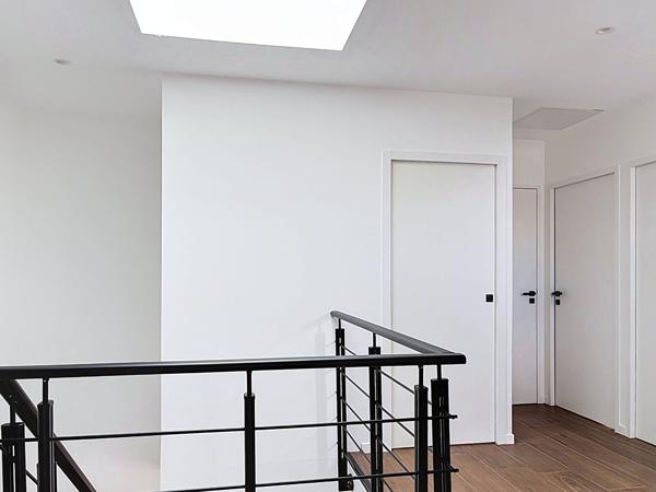 SUPERBE MAISON CONTEMPORAINE 4 chambres AVEC PISCINE - 146m²