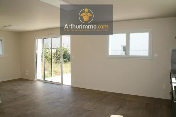 Location                                                      Maison
                        
                     4 pièces                      80 m2                     à La Croix-Helléan